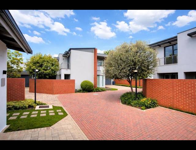 3 BEDROOM PROPERTY TO RENT IN MENLO PARK
